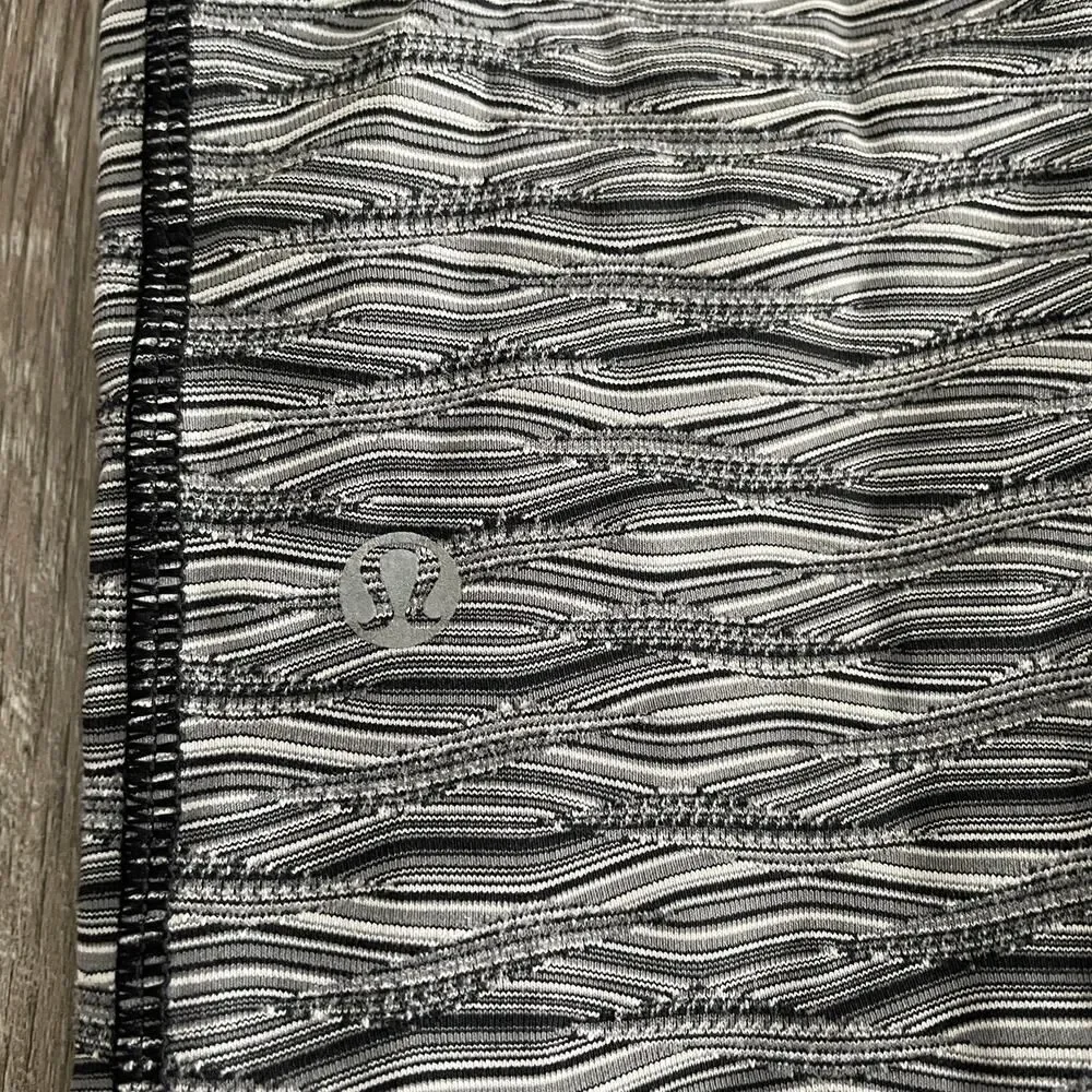 Lululemon Speed Tight II Textured Wave Black Silver Spoon / Black - Size: 6